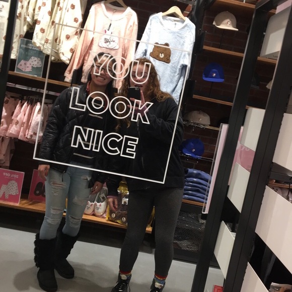 Meet your Posher, Erin - Picture 1 of 3